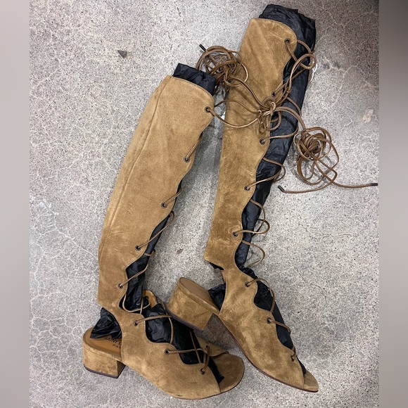 SAINT LAURENT BABIES KNEE HEIGHT GLADITATOR SANDALS - Picture 2 of 13